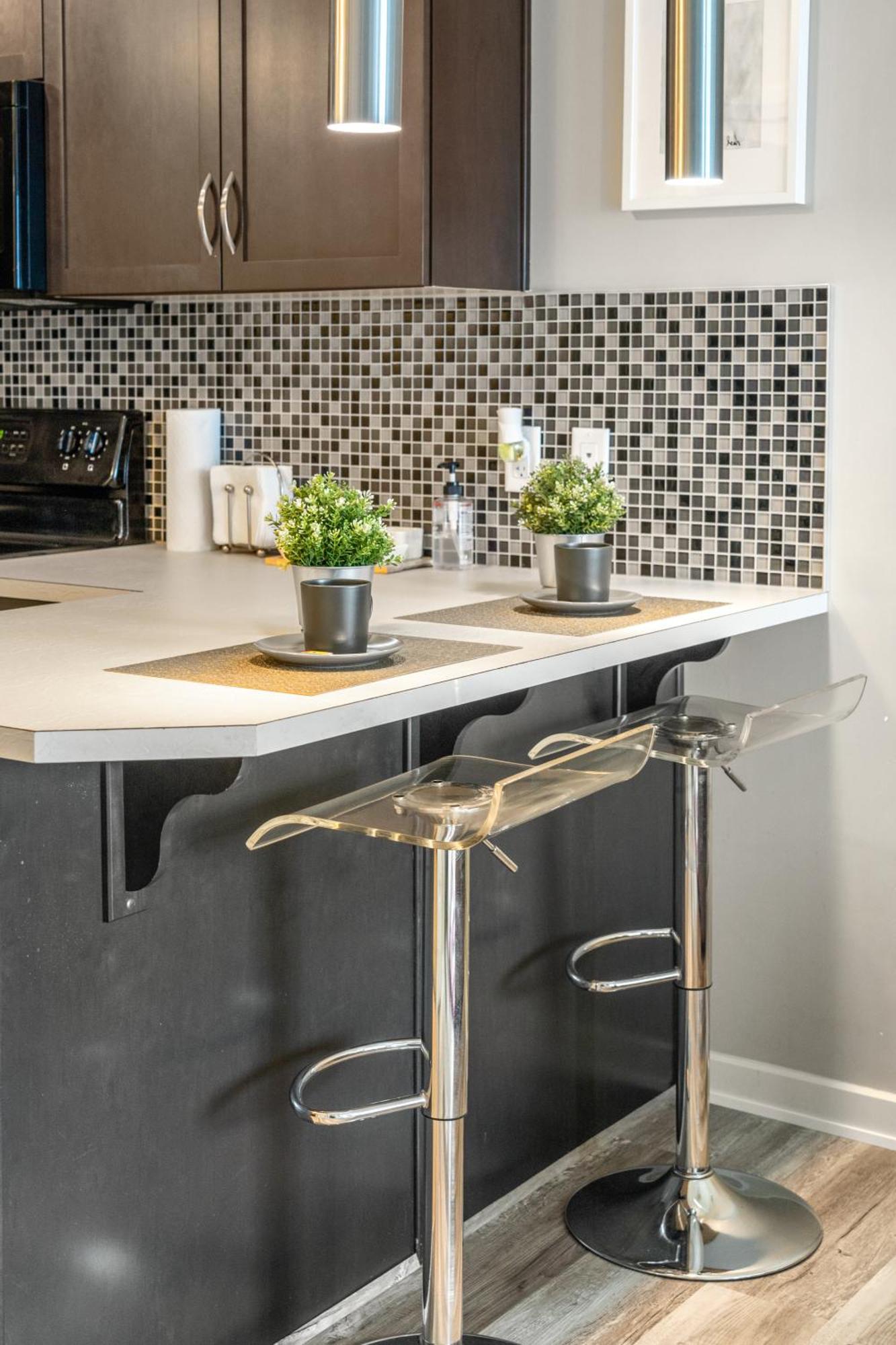 City Centre Retreat - 1Br Condo With Desk YYC Exterior foto