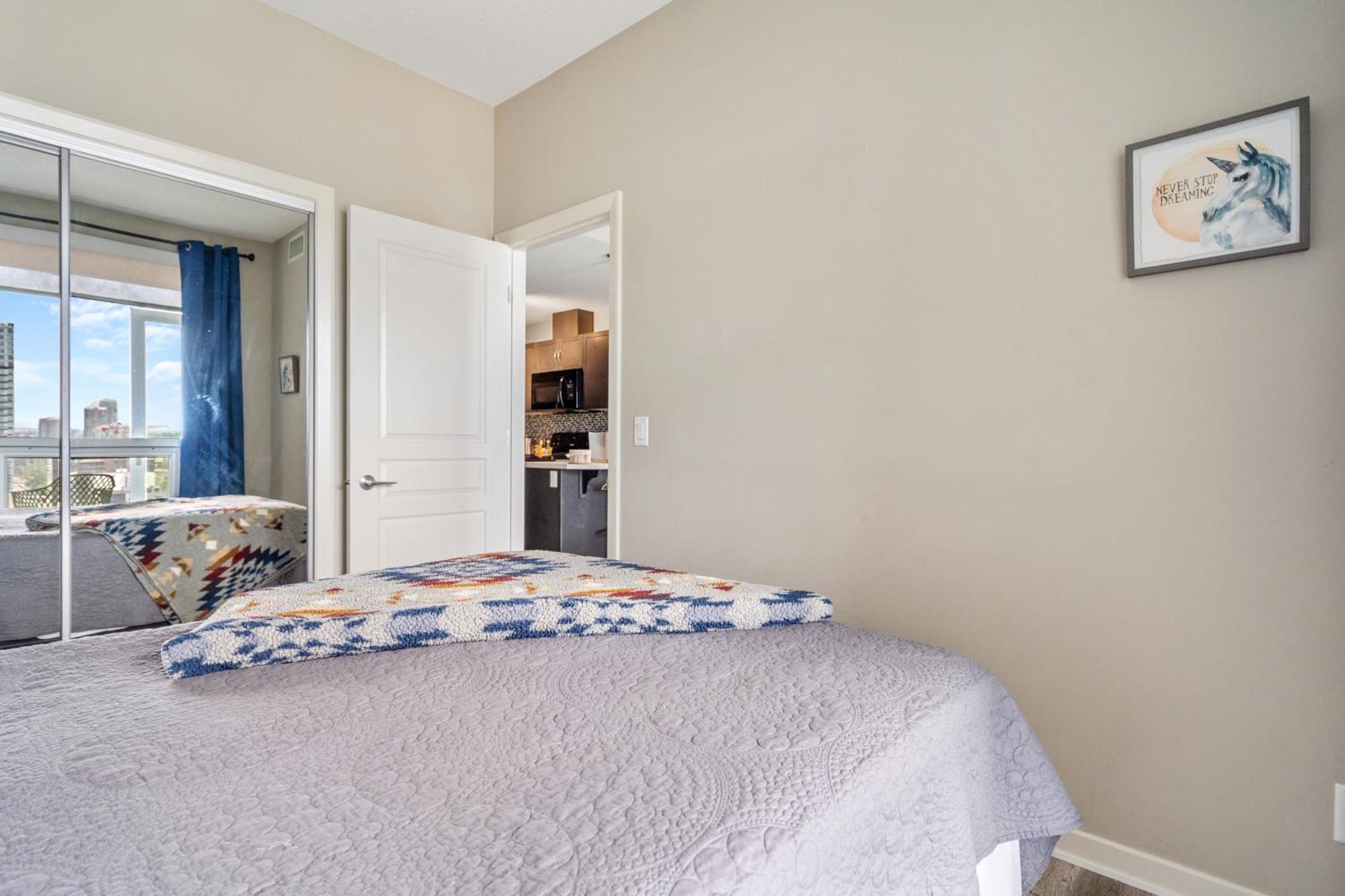 City Centre Retreat - 1Br Condo With Desk YYC Exterior foto